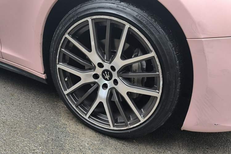 Used Maserati Ghibli 2018 Revised Version 3.0T Standard Edition Right Front Wheel Hub