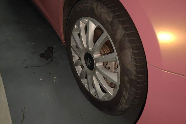 Used Maserati Ghibli 2018 Revised Version 3.0T Standard Edition Right Front Wheel Hub