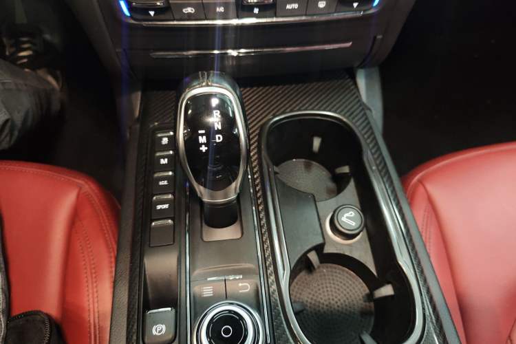Used Maserati Ghibli 2018 3.0T Standard Edition Gear Lever