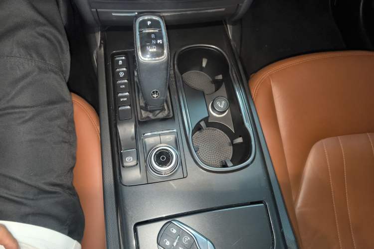 Used Maserati Ghibli 2018 Revised Version 3.0T Standard Edition Gear Lever