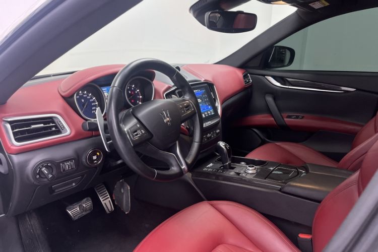 Used Maserati Ghibli 2018 3.0T Standard Edition Interior 2