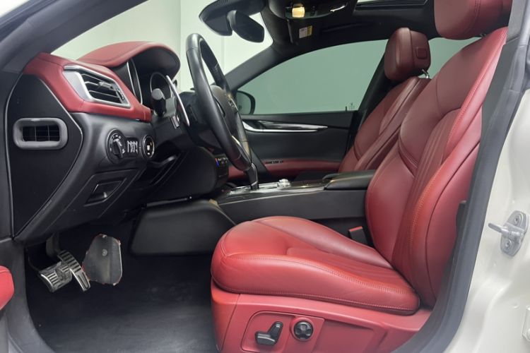 Used Maserati Ghibli 2018 3.0T Standard Edition Interior 4