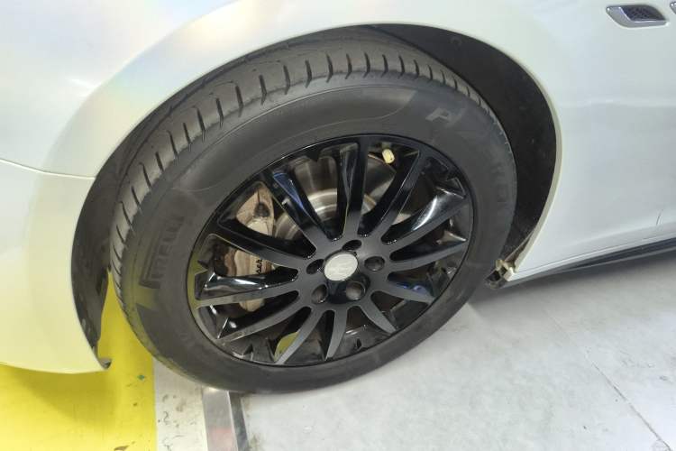 Used Maserati Ghibli 2018 Revised Version 3.0T Standard Edition Left Front Wheel Hub