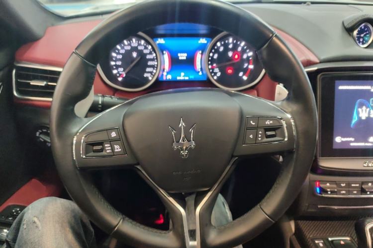 Used Maserati Ghibli 2018 3.0T Standard Edition Steering Wheel