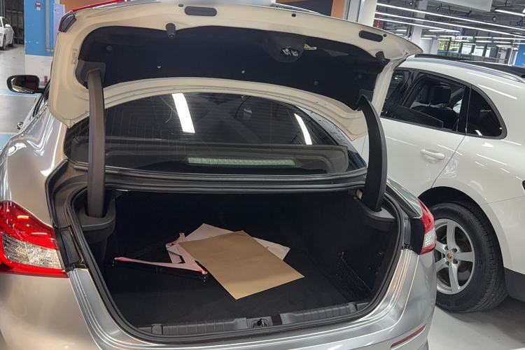 Used Maserati Ghibli 2018 3.0T Standard Edition Trunk