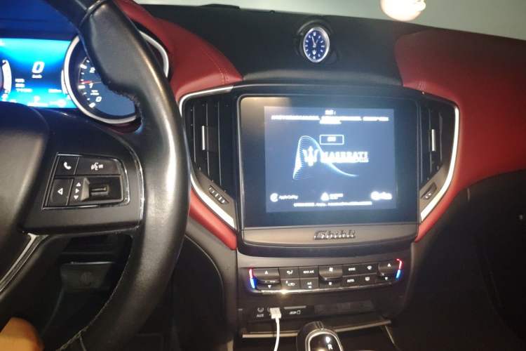 Used Maserati Ghibli 2018 Revised Version 3.0T Standard Edition Audio And AC Panel