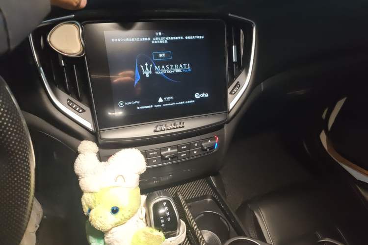Used Maserati Ghibli 2018 3.0T Sport Edition Audio And AC Panel