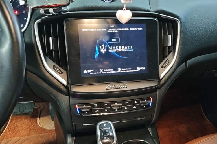 Used Maserati Ghibli 2018 Revised Version 3.0T Standard Edition Audio And AC Panel