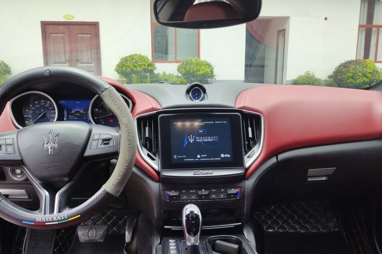 Used Maserati Ghibli 2018 3.0T Standard Edition Center Console