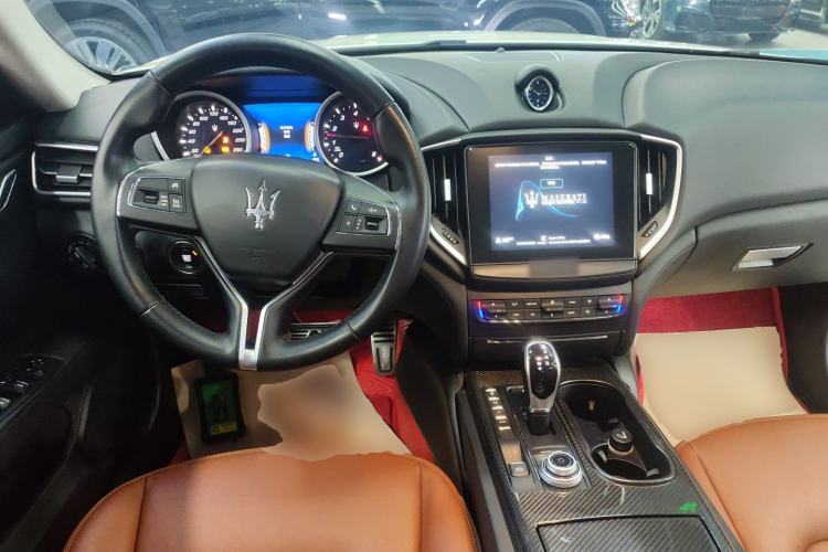 Used Maserati Ghibli 2018 Revised Version 3.0T Standard Edition Center Console