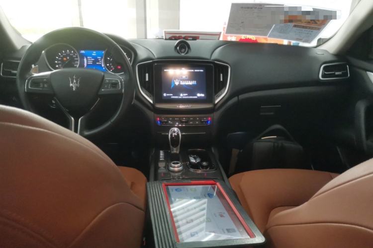 Used Maserati Ghibli 2018 3.0T Standard Edition Center Console