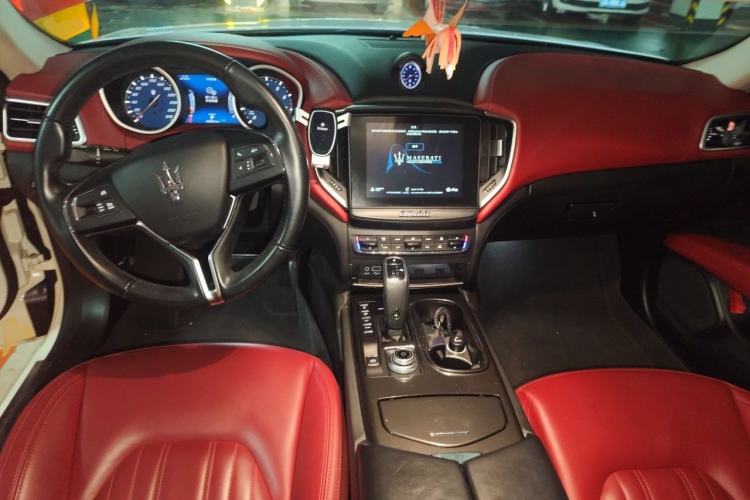 Used Maserati Ghibli 2018 Revised Version 3.0T Standard Edition Center Console