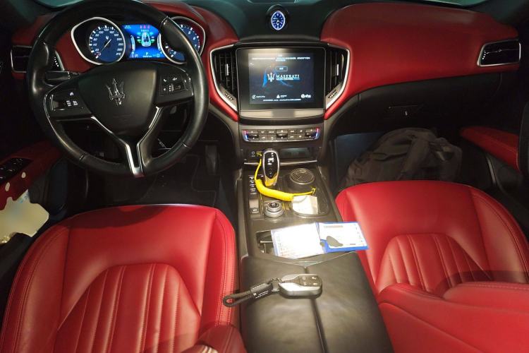 Used Maserati Ghibli 2018 Revised Version 3.0T Standard Edition Center Console