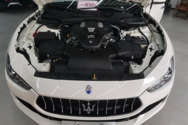 Used Maserati Ghibli 2018 3.0T Standard Edition Engine Bay