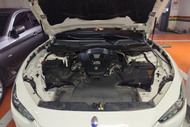 Used Maserati Ghibli 2018 Revised Version 3.0T Standard Edition Engine Bay