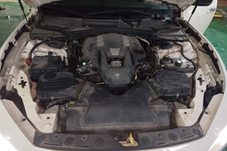 Used Maserati Ghibli 2018 Revised Version 3.0T Standard Edition Engine Bay