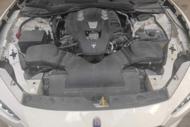 Used Maserati Ghibli 2018 Revised Version 3.0T Standard Edition Engine Bay
