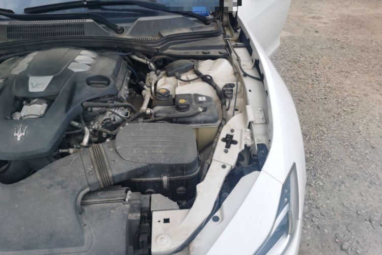 Used Maserati Ghibli 2018 3.0T Sport Edition Engine Bay Left