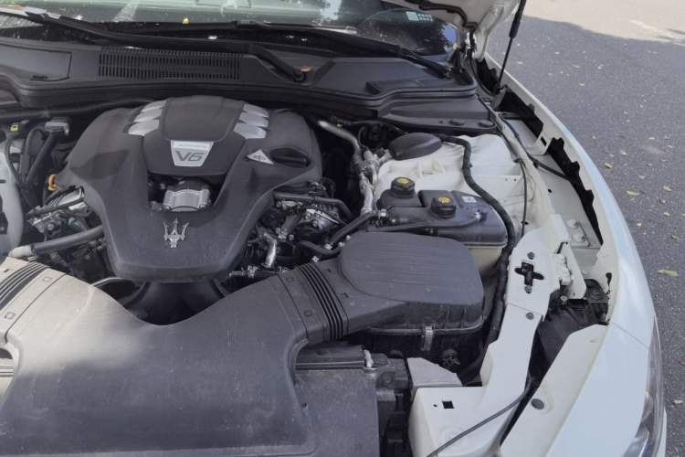Used Maserati Ghibli 2018 3.0T Luxury Edition Engine Bay Left