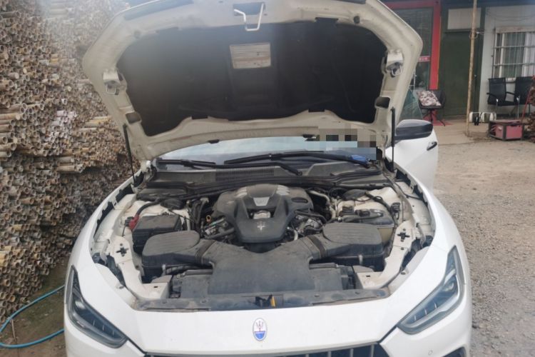 Used Maserati Ghibli 2018 3.0T Sport Edition Engine Bay