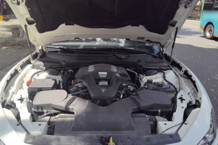 Used Maserati Ghibli 2018 3.0T Luxury Edition Engine Bay