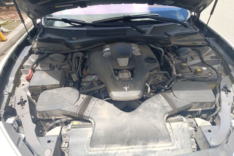Used Maserati Ghibli 2018 Revised Version 3.0T Standard Edition Engine Bay