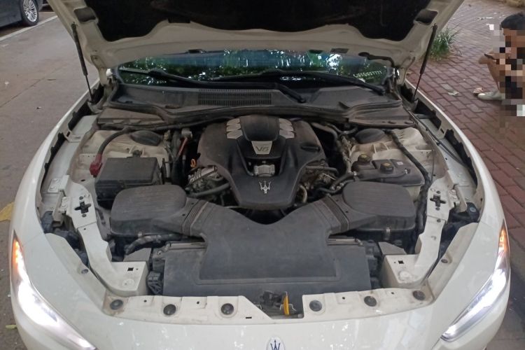 Used Maserati Ghibli 2018 3.0T Luxury Edition Engine Bay
