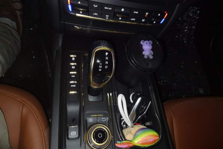 Used Maserati Ghibli 2018 Revised Version 3.0T Standard Edition Gear Lever