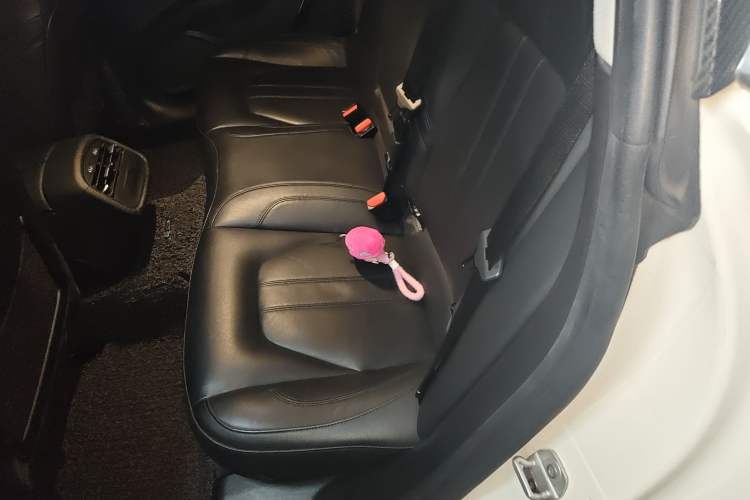 Used Maserati Ghibli 2018 3.0T Sport Edition Left Rear Seat