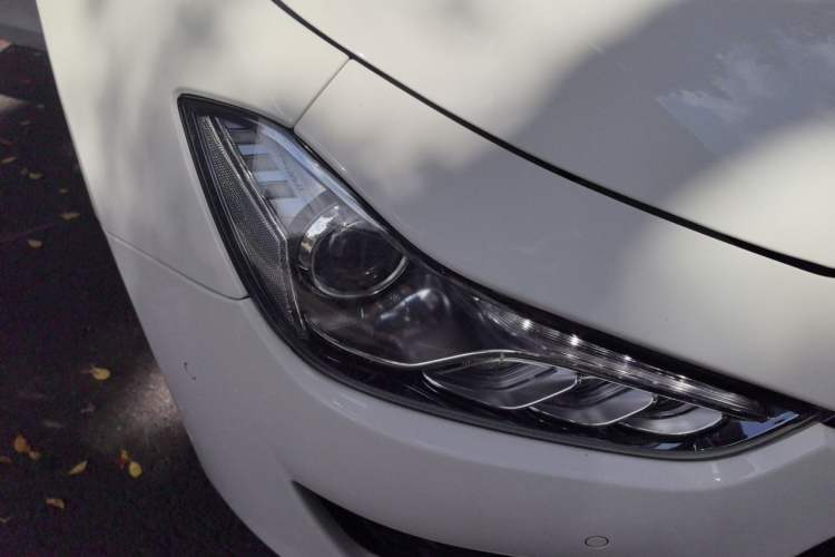 Used Maserati Ghibli 2018 3.0T Luxury Edition Right Front Headlight