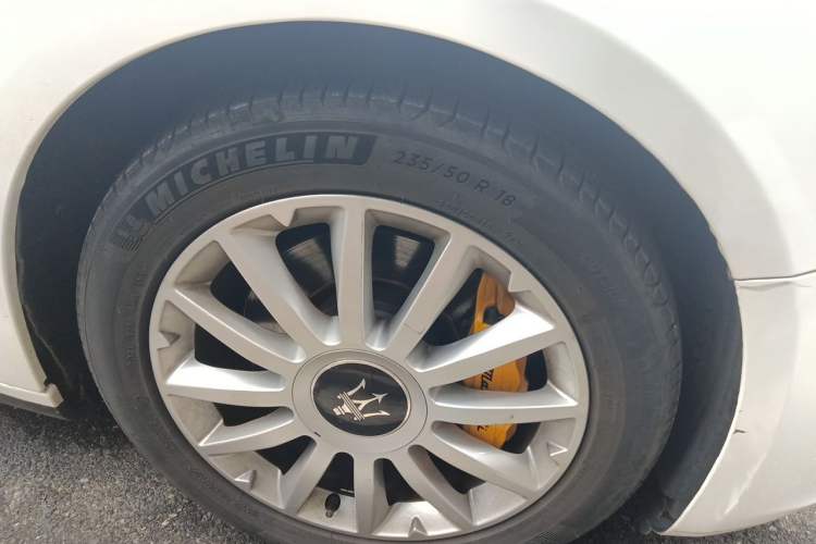 Used Maserati Ghibli 2018 Revised Version 3.0T Standard Edition Right Front Wheel Hub