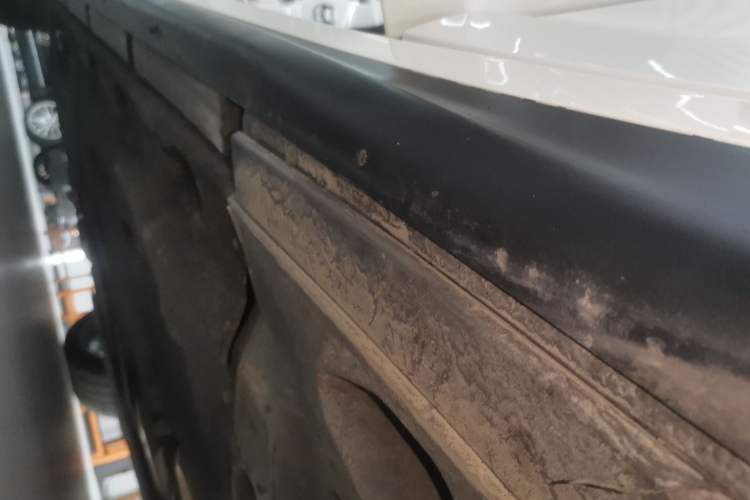 Used Maserati Ghibli 2018 3.0T Standard Edition Right Side Sill