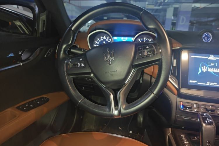 Used Maserati Ghibli 2018 3.0T Luxury Edition Steering Wheel