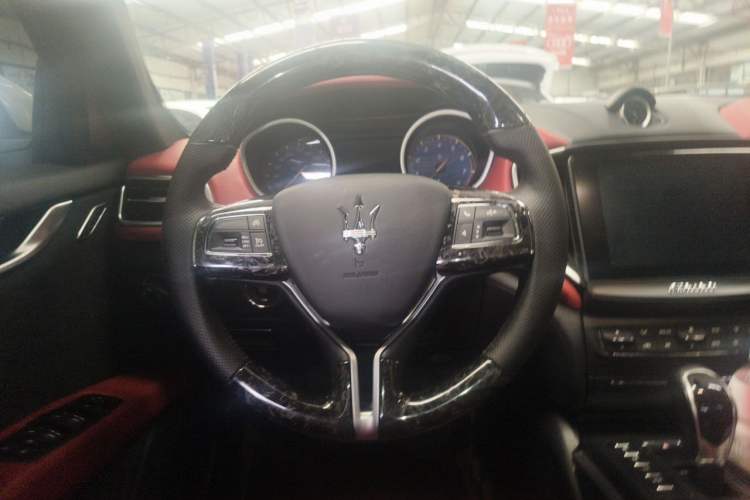 Used Maserati Ghibli 2018 Revised Version 3.0T Standard Edition Steering Wheel