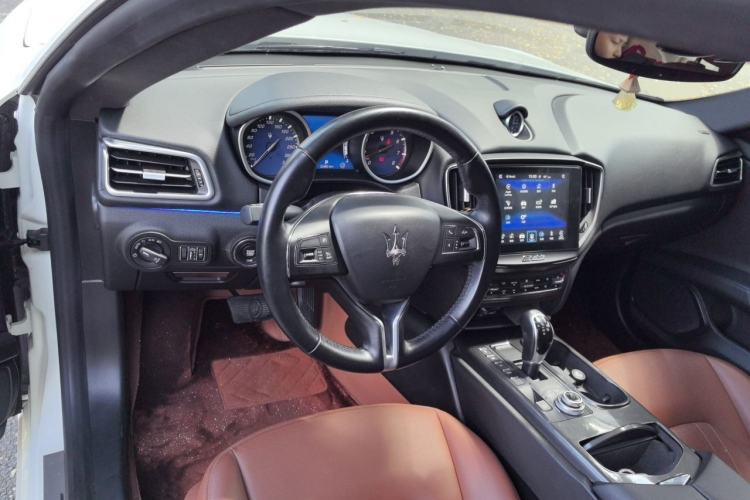 Used Maserati Ghibli 2018 3.0T Luxury Edition Steering Wheel