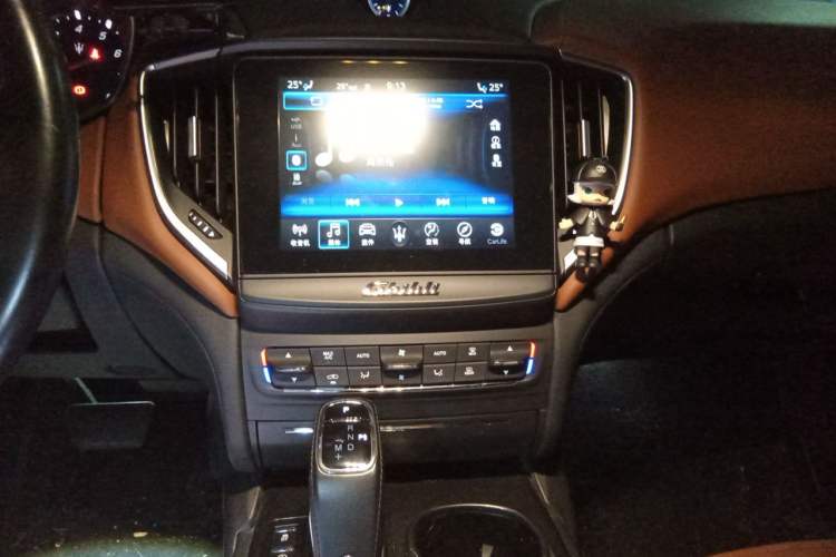 Used Maserati Ghibli 2019 3.0T Standard Version China VI Audio And AC Panel