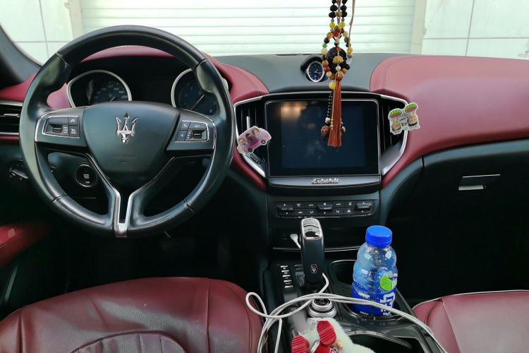 Used Maserati Ghibli 2019 3.0T Standard Version China V Emission Standard Center Console