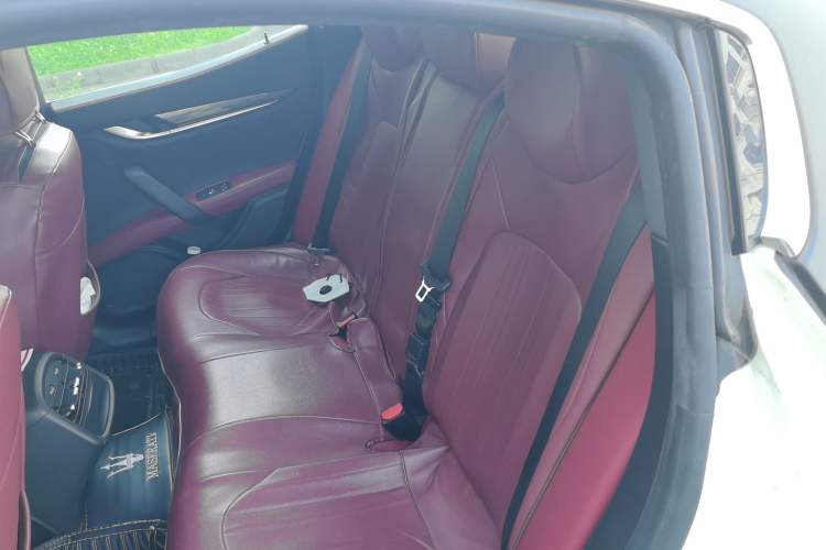 Used Maserati Ghibli 2019 3.0T Standard Version China V Emission Standard Left Rear Seat