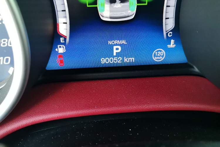 Used Maserati Ghibli 2019 3.0T Standard Version China V Emission Standard Odometer Close Up