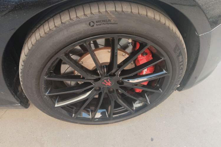 Used Maserati Ghibli 2019 3.0T Luxury Edition China VI Standard Right Front Wheel Hub