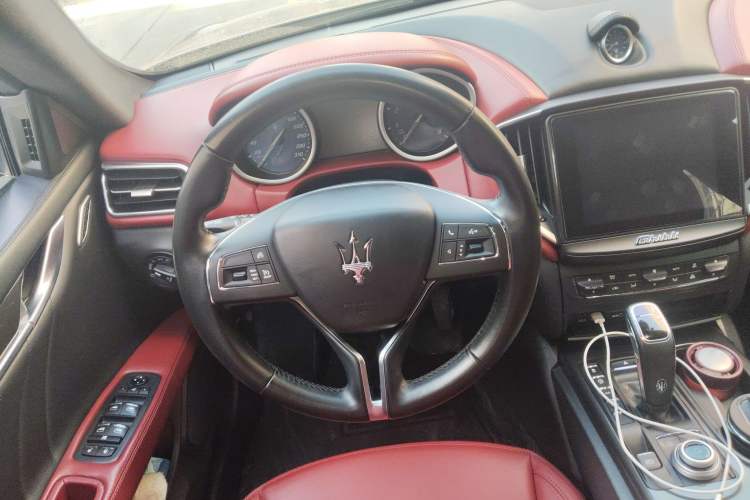 Used Maserati Ghibli 2019 3.0T Luxury Edition China VI Standard Steering Wheel
