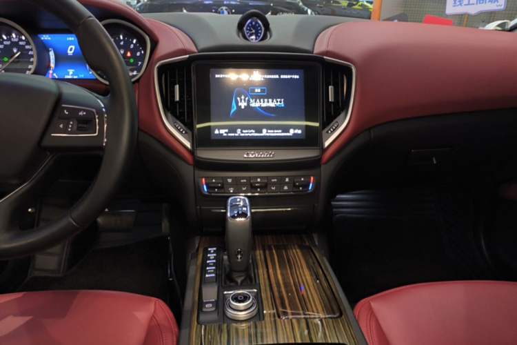 Used Maserati Ghibli 2019 3.0T Standard Version China VI Audio And AC Panel