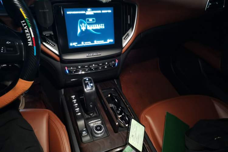 Used Maserati Ghibli 2019 3.0T Standard Version China V Emission Standard Audio And AC Panel