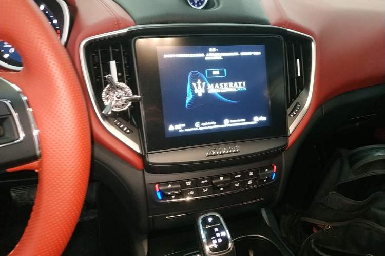 Used Maserati Ghibli 2019 3.0T Standard Version China VI Audio And AC Panel
