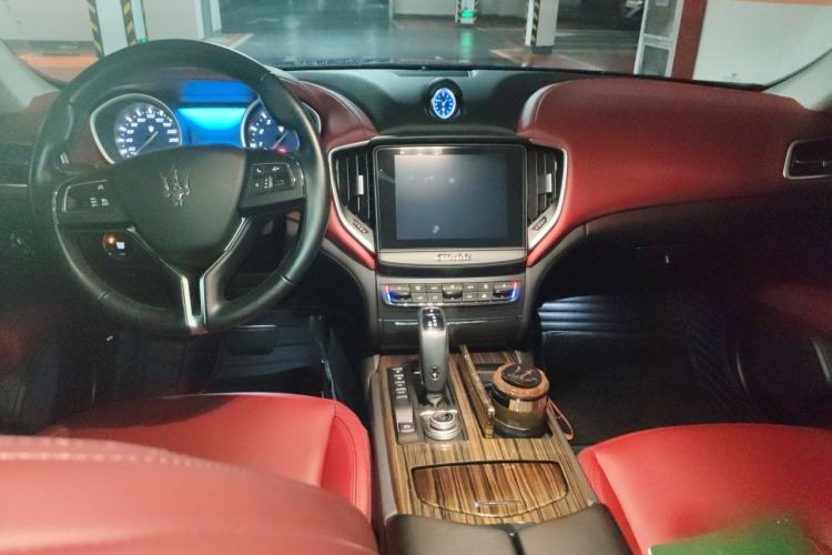 Used Maserati Ghibli 2019 3.0T Standard Version China VI Center Console