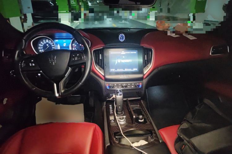 Used Maserati Ghibli 2019 3.0T Luxury Edition China VI Standard Center Console