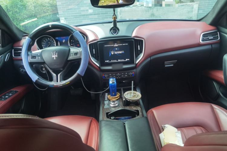 Used Maserati Ghibli 2019 3.0T Luxury Edition China VI Standard Center Console