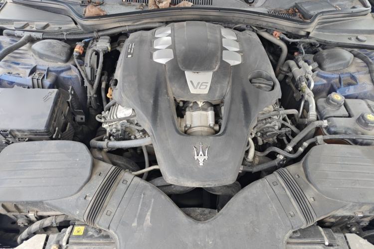 Used Maserati Ghibli 2019 3.0T Standard Version China V Emission Standard Engine Bay