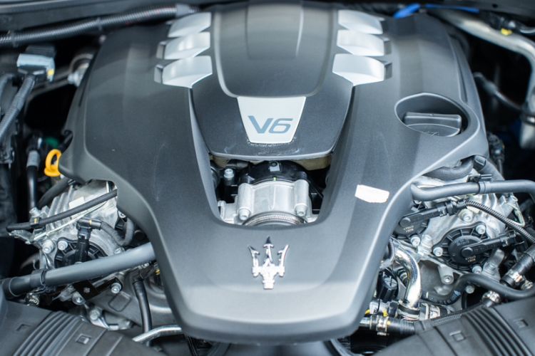Used Maserati Ghibli 2019 3.0T Standard Version China V Emission Standard Engine Bay