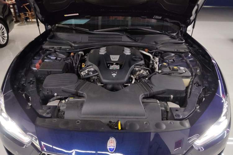 Used Maserati Ghibli 2019 3.0T Standard Version China VI Engine Bay